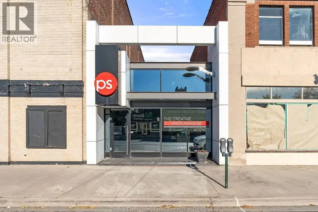 1570 Wyandotte East, Windsor